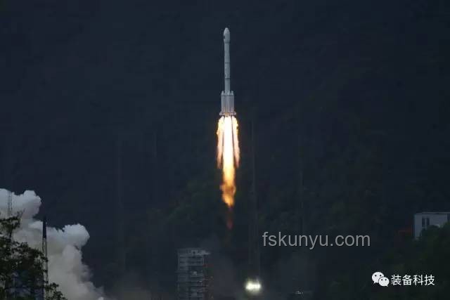 西安城墙上UFO实为火箭发射尾迹解决方案
